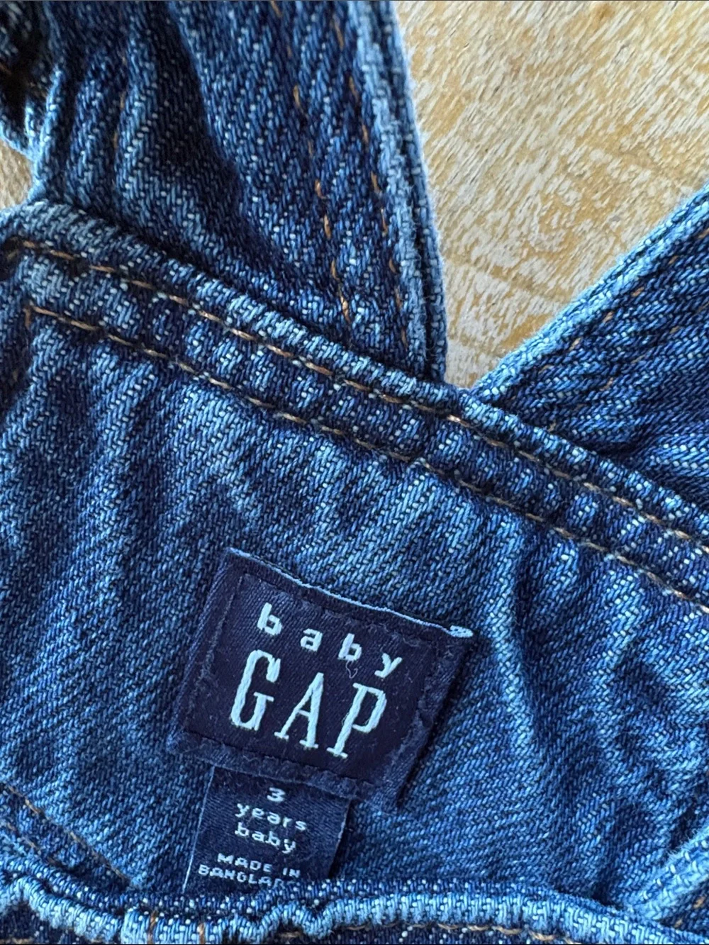 GAP nwot dark